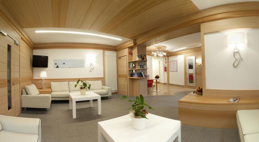 Hotel Al Cervo Tesero Buitenkant foto