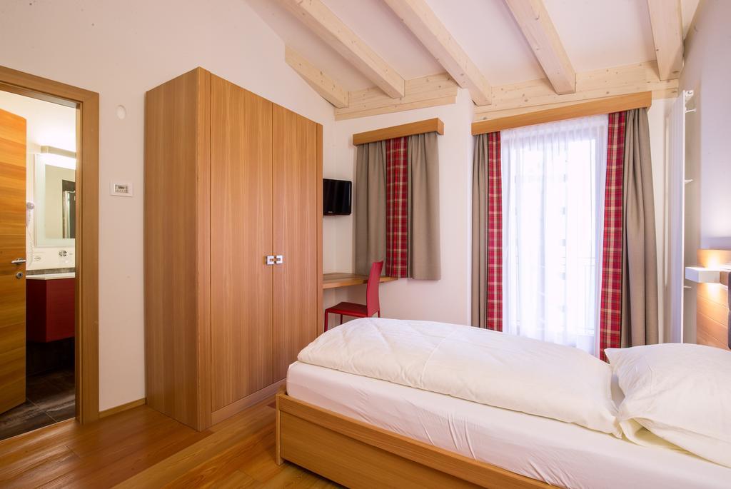 Hotel Al Cervo Tesero Buitenkant foto